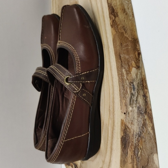Clarks Soft Cushion Brown Leather Mary Jane Style Loafers, Size 7.5M - Picture 4 of 11
